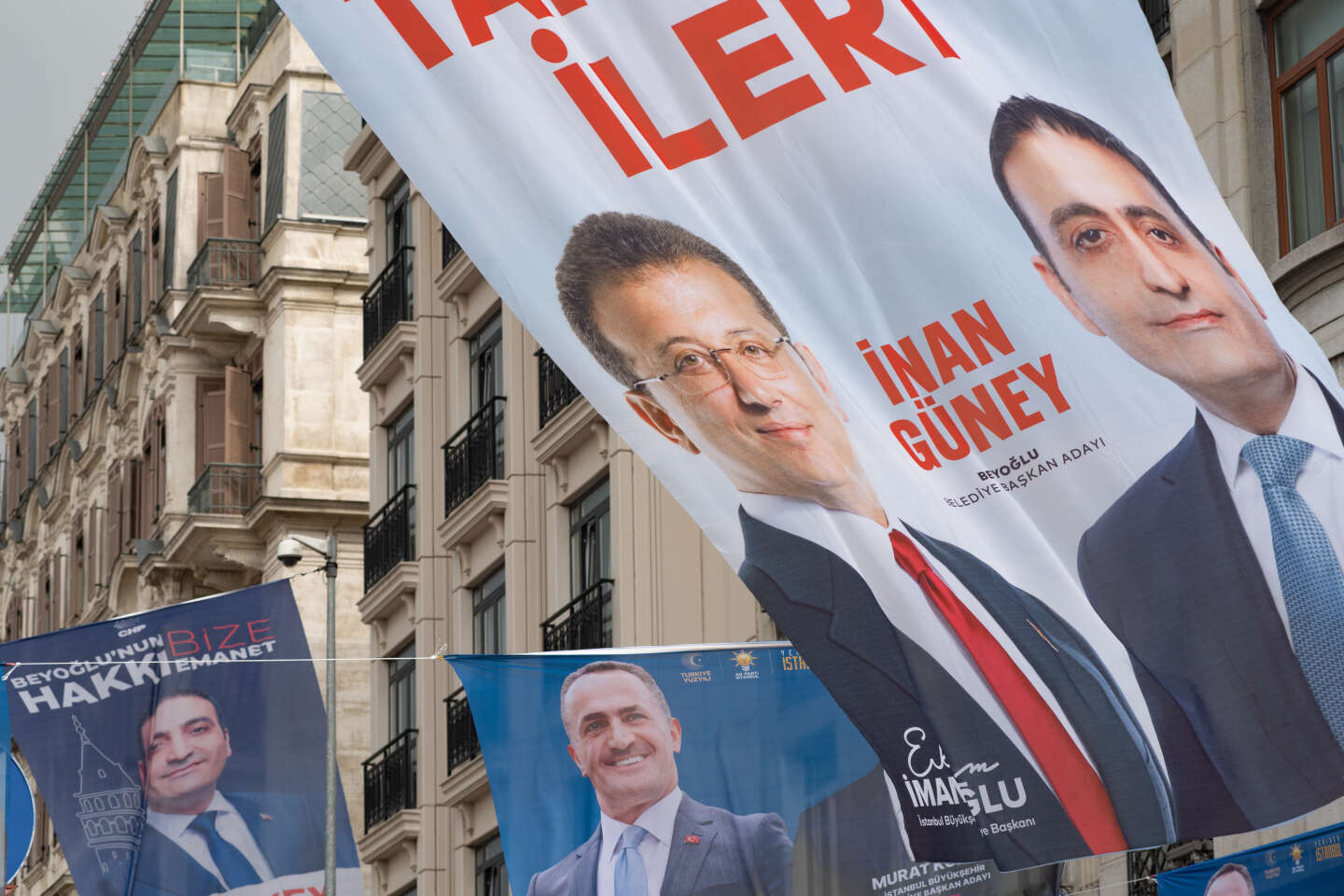 Muhalefet ve Erdoğan’ın Partisi Arasında Sıkı Bir Yarış Devam Ediyor