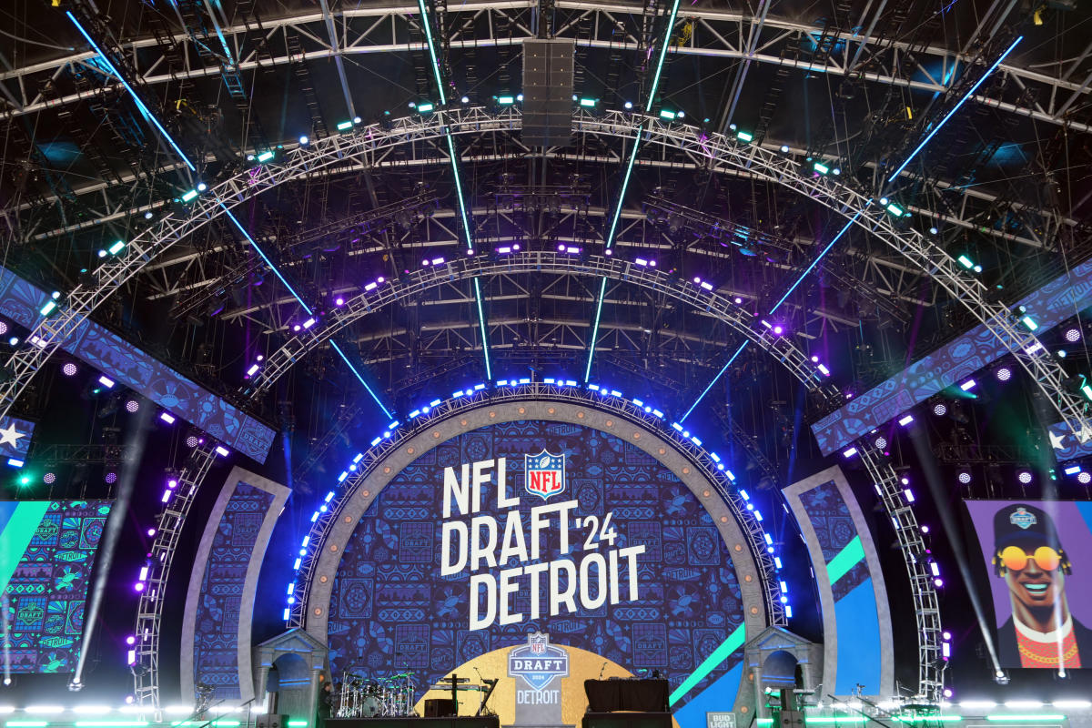 2024 NFL Draft: Live 1st round updates, picks, trades, grades and more