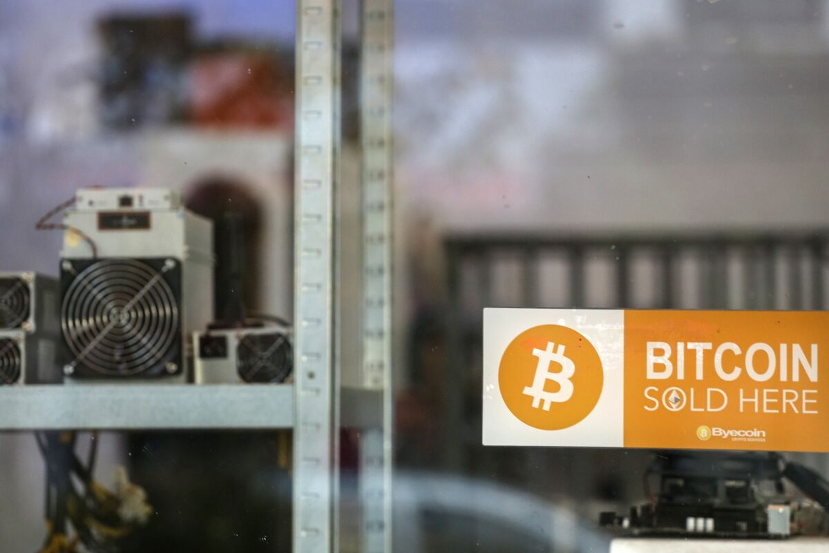 Bitcoin XBTUSD Yarılanması, Madencilere Karşı Tehdit Oluşturarak Yeni Token Arzını Kısmaya Devam Ediyor