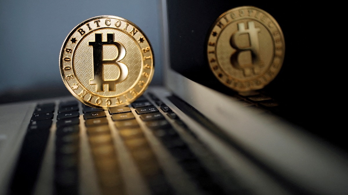 Bitcoin’in blok ödülü azaltılması tamamlandı, hayranlar ve analistler arasında karışık tepkilere yol açtı