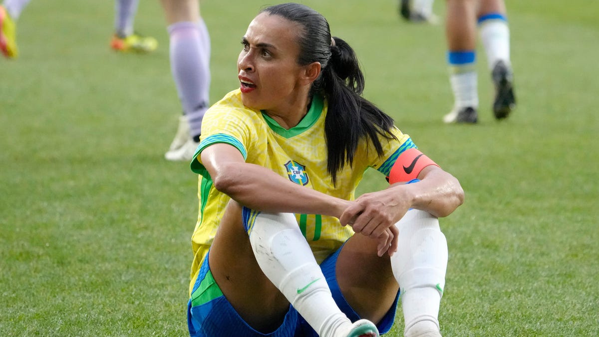 Brezilya’nın yıldız kadın futbolcusu Marta uluslararası futbol kariyerinden emekli olacak