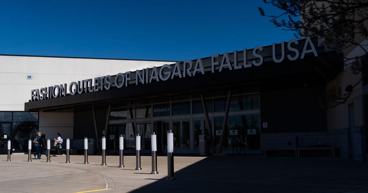 5 challenges facing the Fashion Outlets of Niagara Falls USA