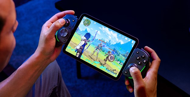 Razer Kishi Ultra: iPhone 15, Android, PC ve Daha Fazlası İçin Çoklu Cihaz Oyun Kumandası Şimdi Kullanımda