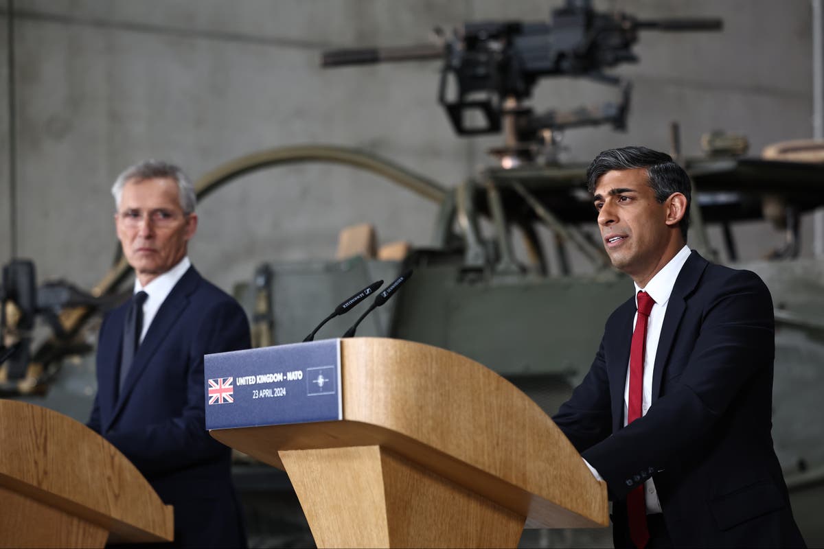 Sunak blocks Nato chief from answering reporter’s question about new defence spending pledge